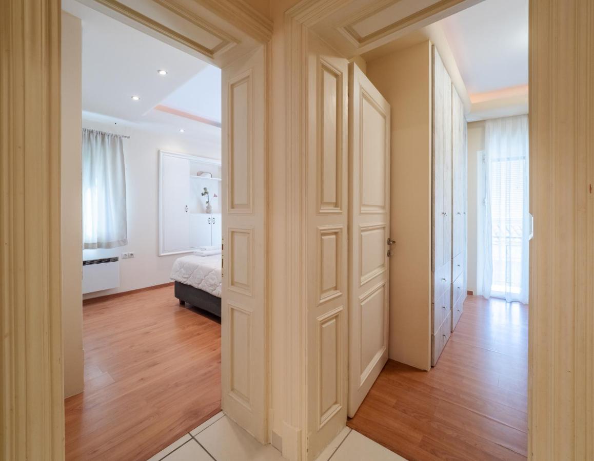 Aura Elegant Apartment Near Garitsa Bay Analipsis  Bagian luar foto