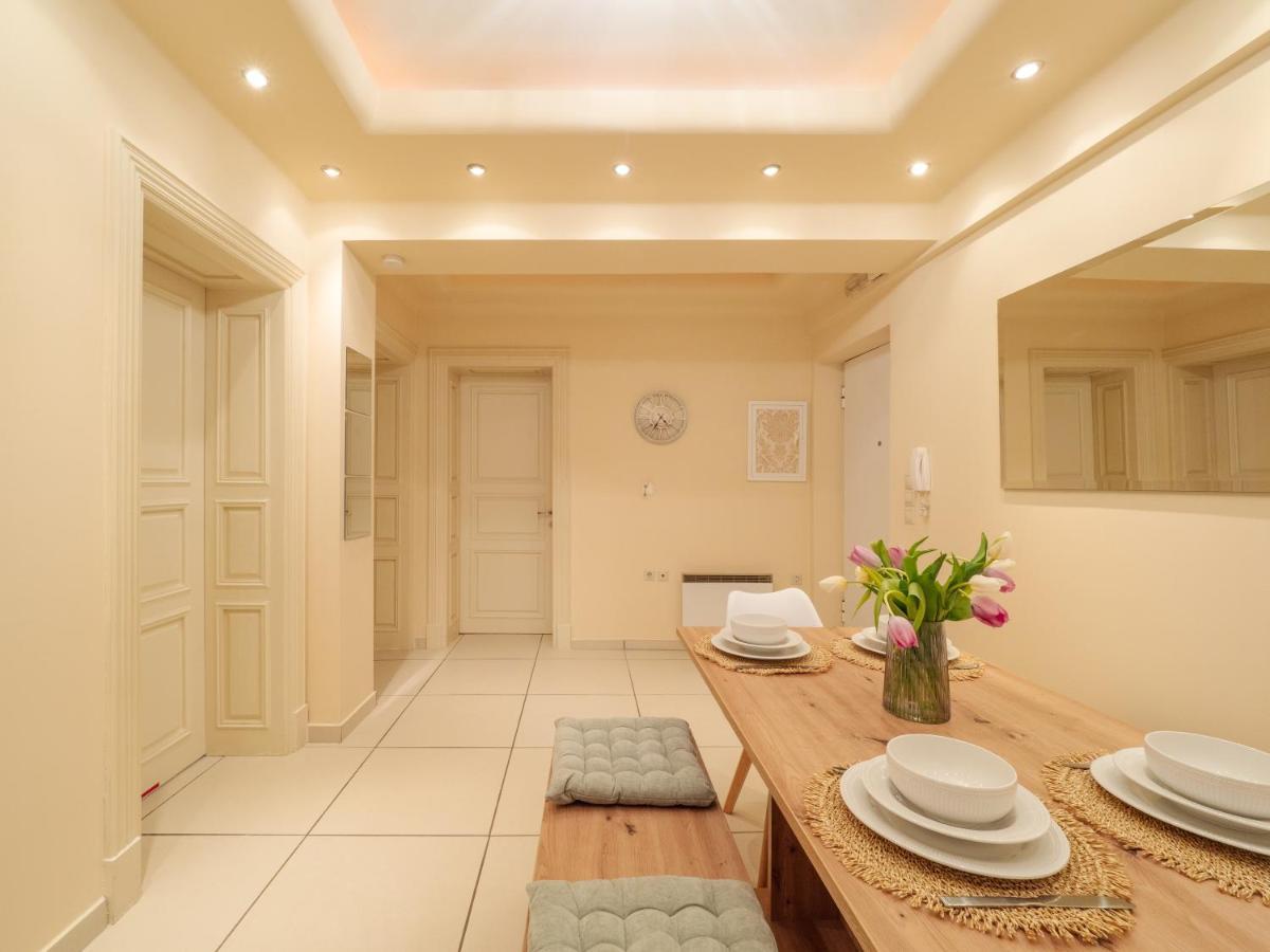 Aura Elegant Apartment Near Garitsa Bay Analipsis  Bagian luar foto