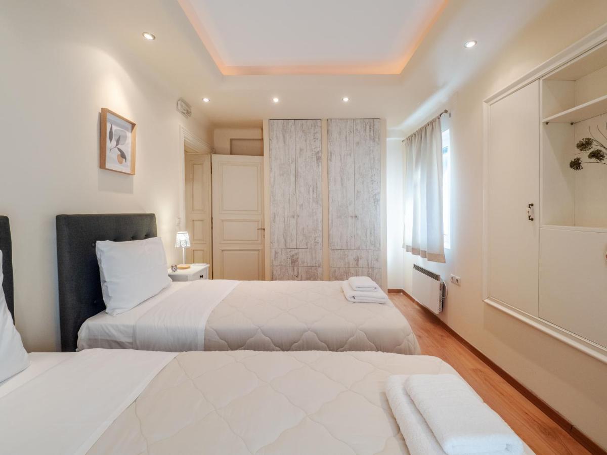 Aura Elegant Apartment Near Garitsa Bay Analipsis  Bagian luar foto