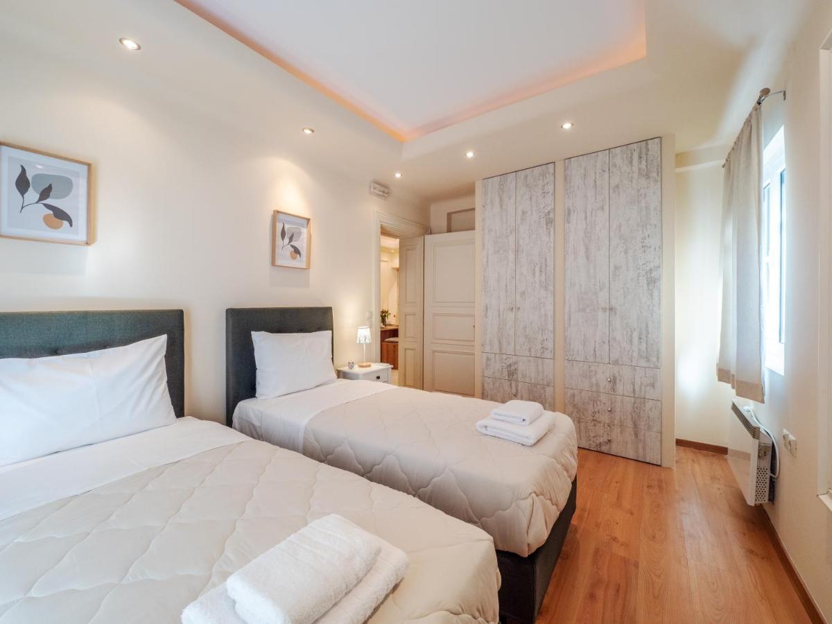 Aura Elegant Apartment Near Garitsa Bay Analipsis  Bagian luar foto