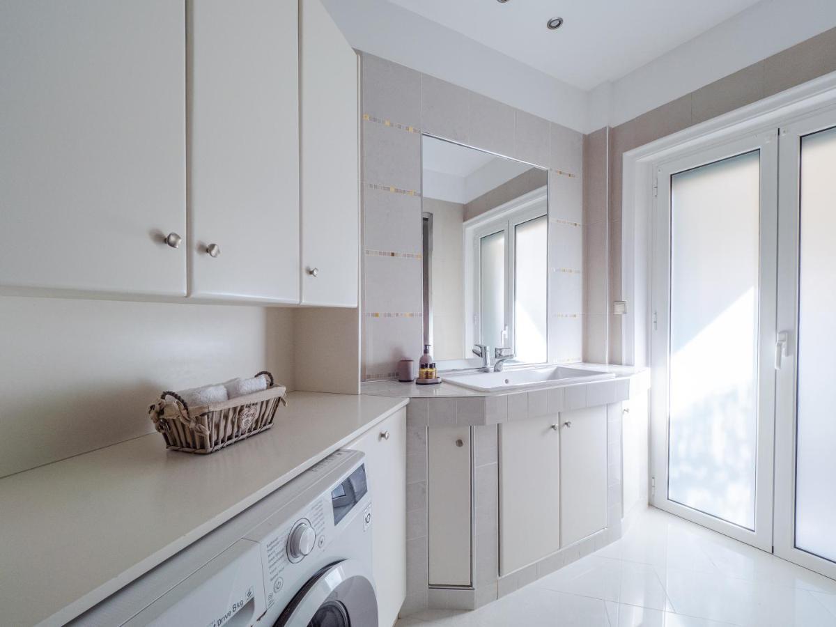 Aura Elegant Apartment Near Garitsa Bay Analipsis  Bagian luar foto