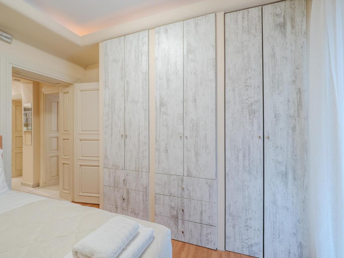 Aura Elegant Apartment Near Garitsa Bay Analipsis  Bagian luar foto