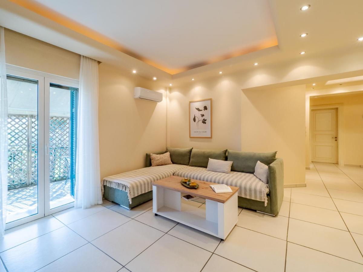 Aura Elegant Apartment Near Garitsa Bay Analipsis  Bagian luar foto