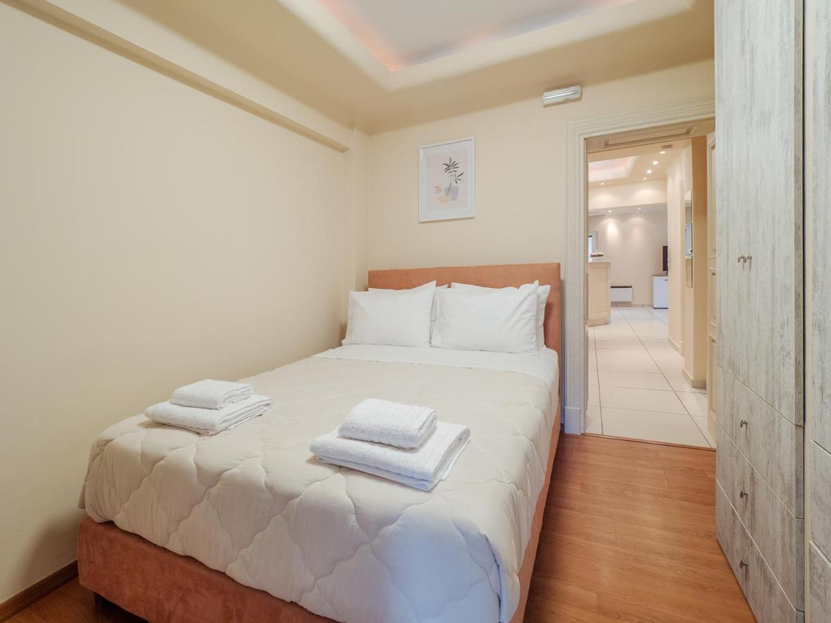 Aura Elegant Apartment Near Garitsa Bay Analipsis  Bagian luar foto